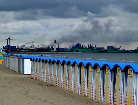 Dunkerque Beach (contrasty)